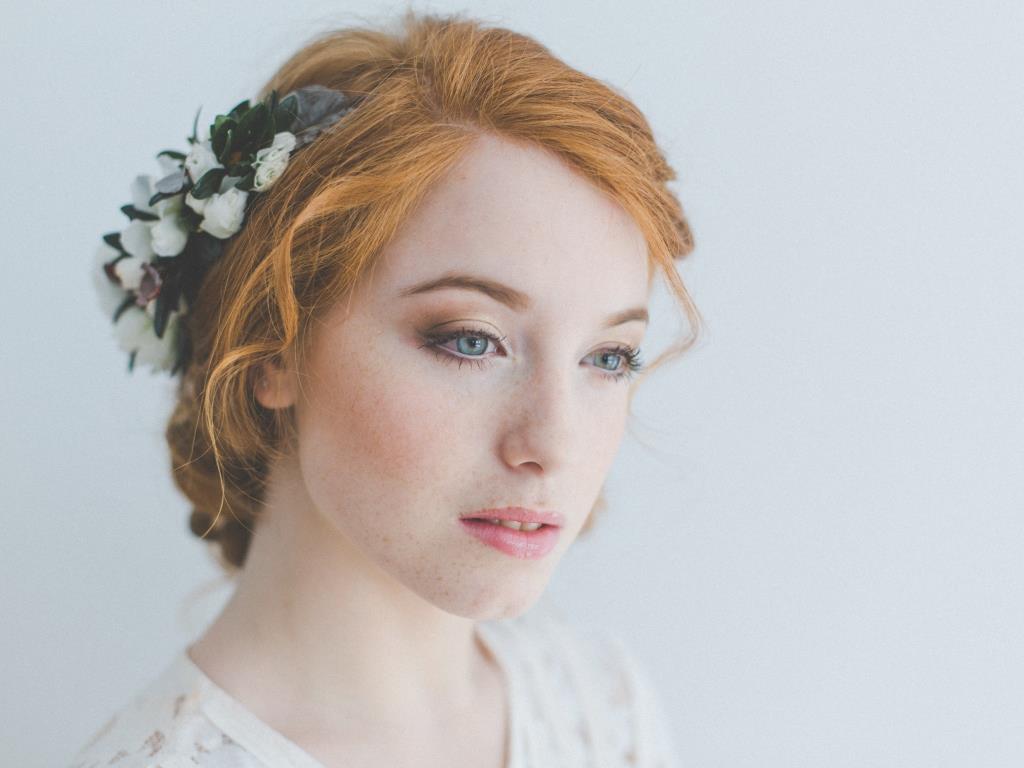 Rebecca wedding hair and makeup by Zuzanna Grabias